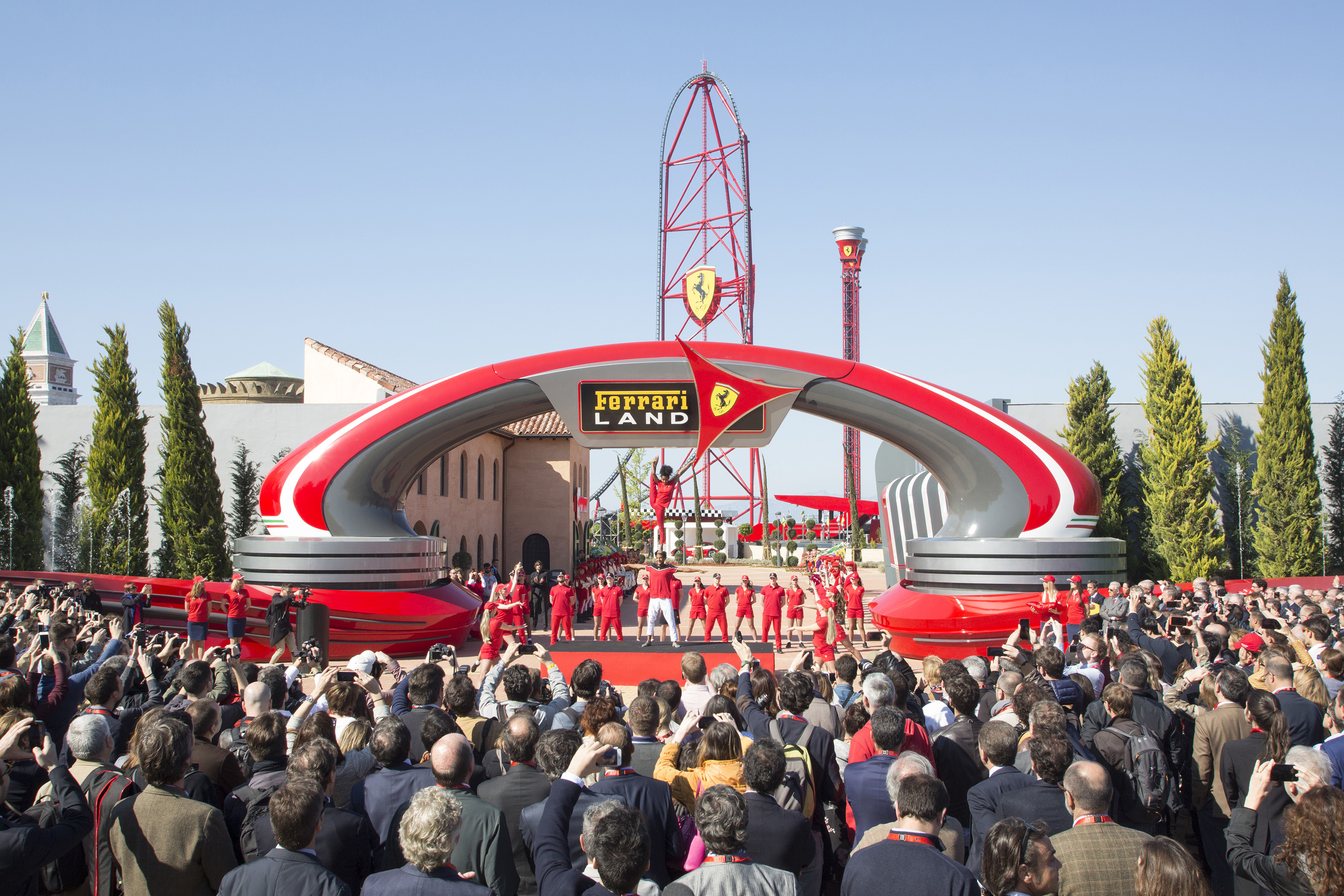 Photo of Ferrari Land prende il volo