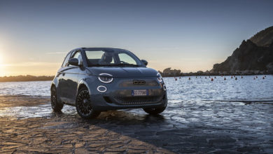 Photo of La Nuova 500 è la “Migliore cabrio dell’anno” e la “Migliore city car elettrica” secondo la rivista inglese What Car?